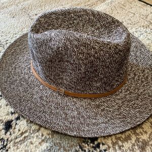 Halston fedora hat nwot